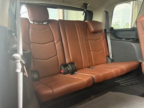 Used 2020 Cadillac Escalade Luxury AWD/4WD image 14