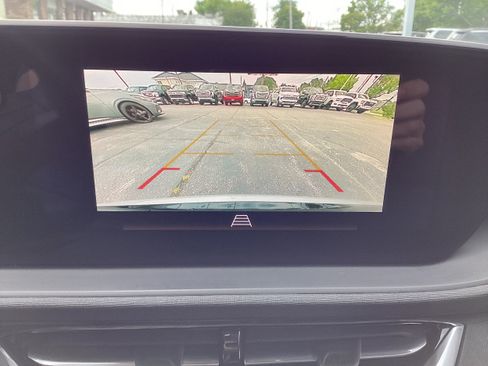 Used 2024 Buick Envista Sport Touring w/ Convenience I Package FWD image 21