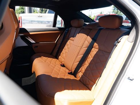 Used 2025 BMW 740i xDrive w/ Premium Package AWD/4WD image 23