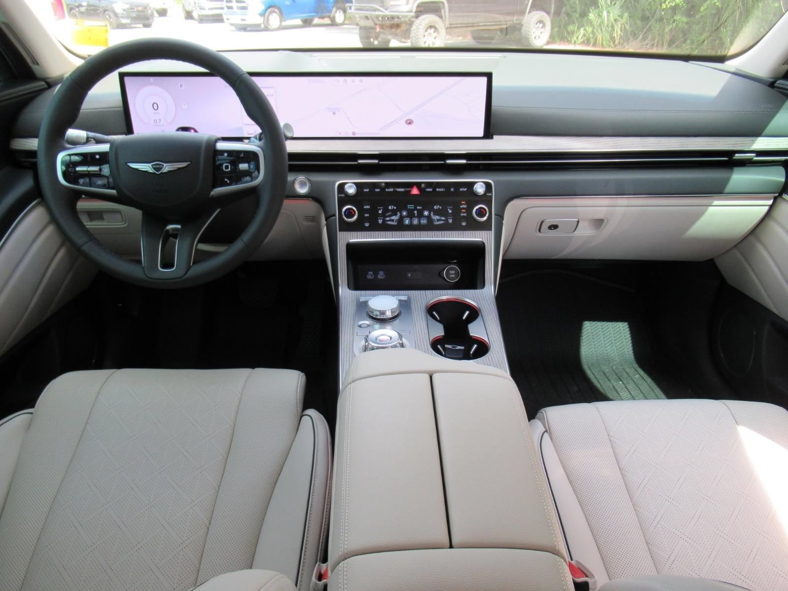 Used 2025 Genesis GV80 2.5T Prestige AWD/4WD image 11