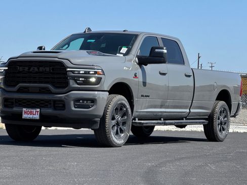 New 2026 RAM 2500 Laramie AWD/4WD image 7
