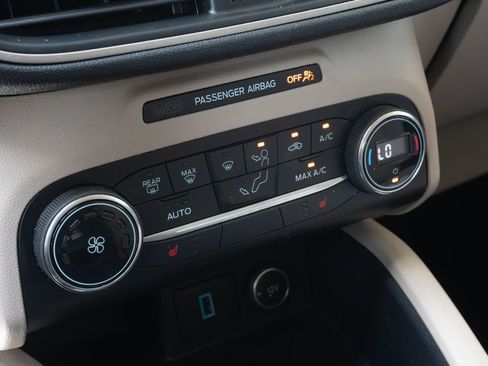 Used 2020 Ford Escape SE FWD image 22