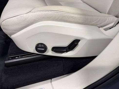 Used 2023 Volvo XC90 B6 Plus w/ Protection Package image 24