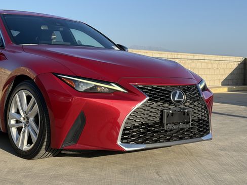Certified 2022 Lexus IS 300 image 3