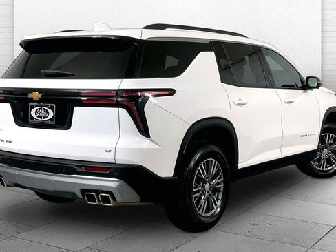 Used 2024 Chevrolet Traverse LT AWD/4WD image 13