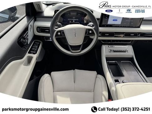 New 2025 Lincoln Aviator Reserve w/ Luxury Package RWD image 12