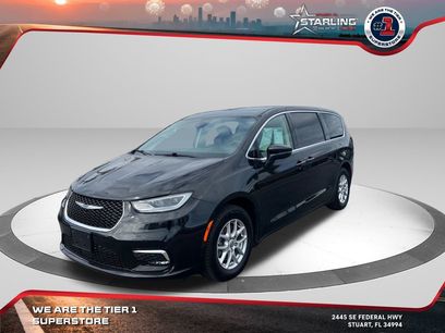 Used 2023 Chrysler Pacifica Touring-L