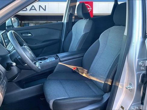 Used 2022 Nissan Rogue SV image 18