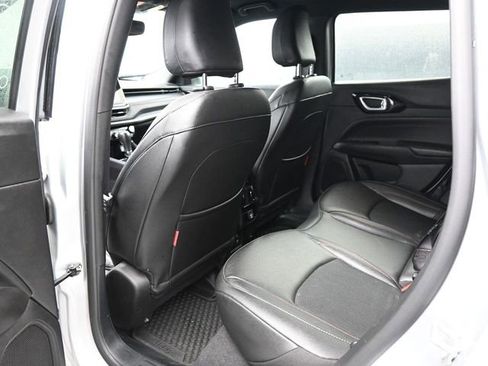 Used 2025 Jeep Compass Trailhawk image 12