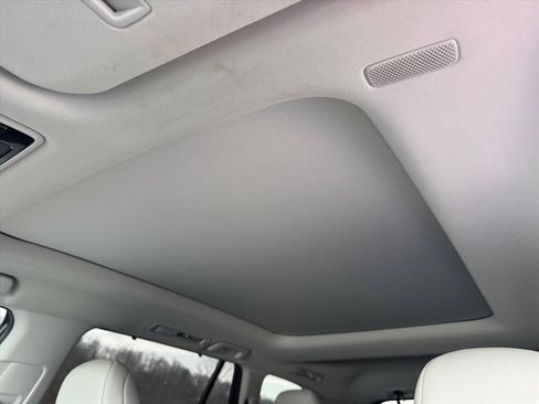 Used 2024 Toyota Grand Highlander AWD image 17