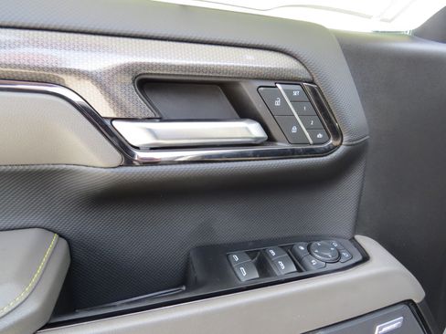 Used 2024 Chevrolet Silverado 1500 ZR2 w/ Technology Package image 17