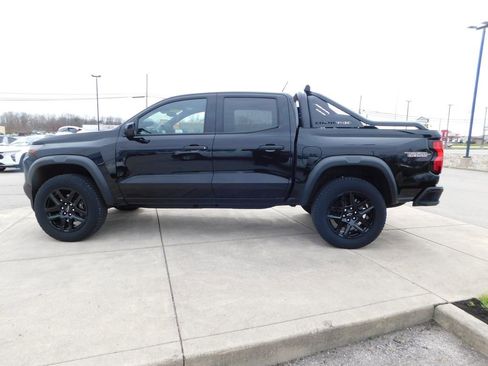 New 2025 Chevrolet Colorado Trail Boss w/ Midnight Edition AWD/4WD image 9