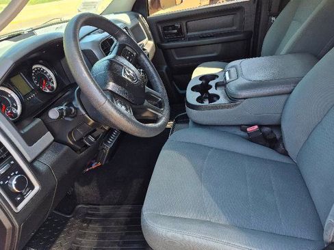 Used 2018 RAM 2500 Tradesman w/ Chrome Appearance Group AWD/4WD image 8