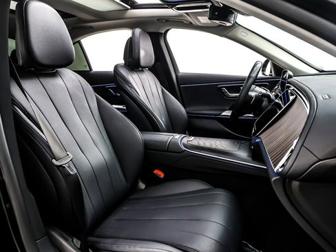 Certified 2025 Mercedes-Benz E 350 E 350 RWD Sedan w/ Winter Package image 9