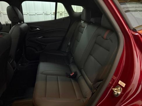 Used 2025 Chevrolet Trax RS w/ Sunroof Package FWD image 20