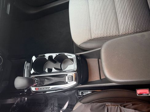 Used 2025 Chevrolet Trax LT image 39