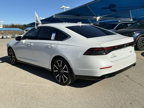 Certified 2023 Honda Accord Touring image 4