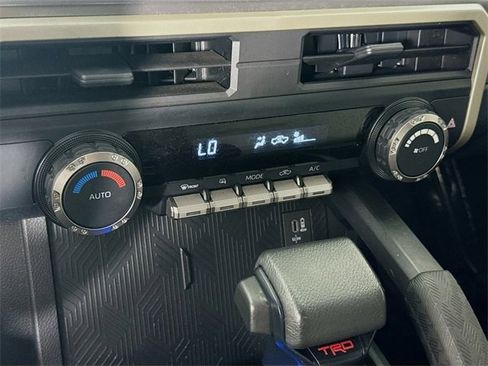 Used 2024 Toyota Tacoma 4x4 Double Cab image 15