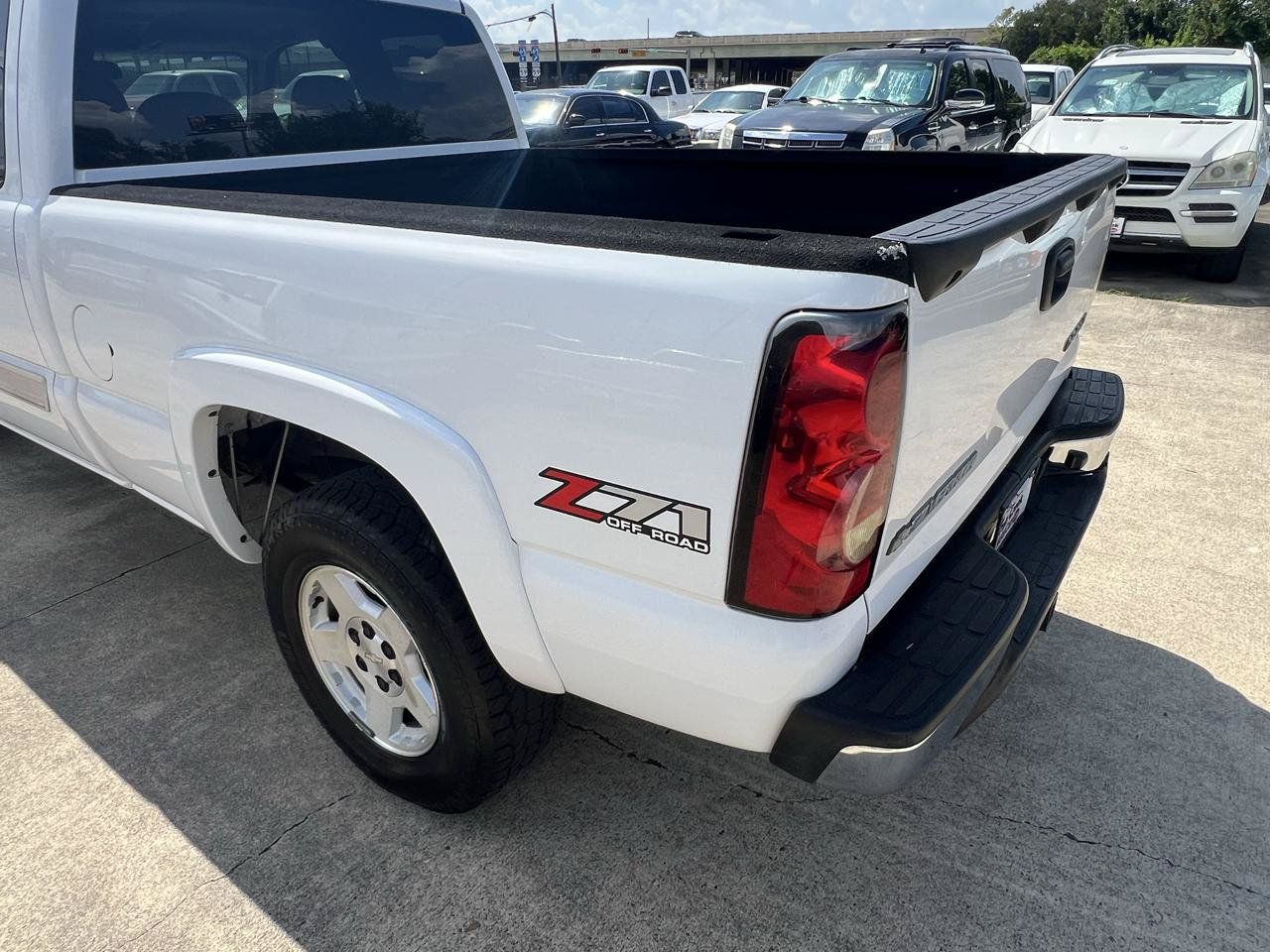Used 2004 Chevrolet Silverado 1500 4x4 Extended Cab w/ Z71 Convenience Package 2 image 24