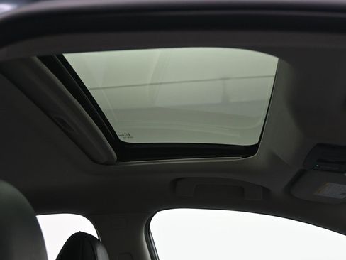 Used 2024 Nissan Sentra SR w/ SR Premium Package image 9