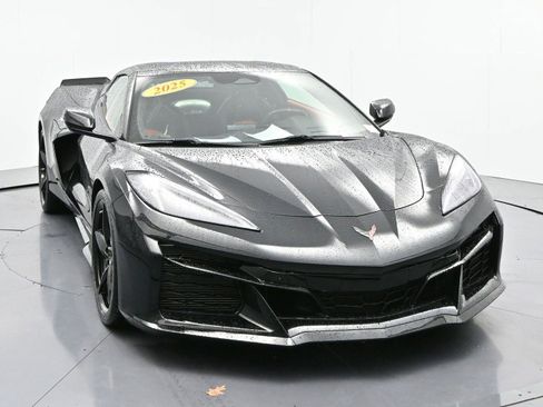 Used 2025 Chevrolet Corvette E-Ray w/ ZER Performance Package image 2