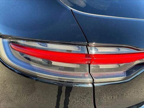 Used 2021 Porsche Macan image 53