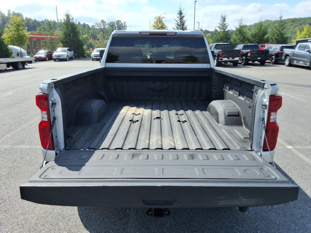 Certified 2022 Chevrolet Silverado 2500 Custom w/ Custom Value Package AWD/4WD image 16