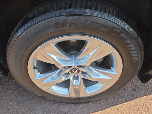 Certified 2019 Toyota Highlander Limited AWD/4WD image 11