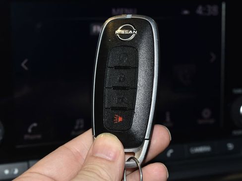 Used 2023 Nissan Rogue SV AWD/4WD image 18