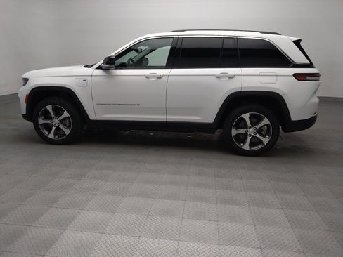 Used 2023 Jeep Grand Cherokee 4WD 4xe image 3
