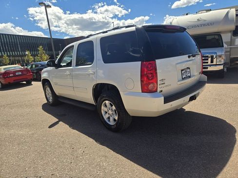 Used 2011 GMC Yukon SLT w/ SLT-2 Equipment Package AWD/4WD image 8
