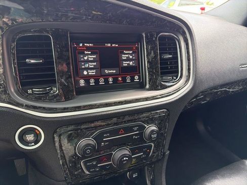 Used 2022 Dodge Charger SXT w/ Leather Interior Group RWD image 18