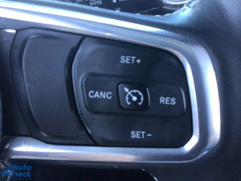 Used 2022 Jeep Wrangler Unlimited Sahara w/ Cold Weather Group image 21