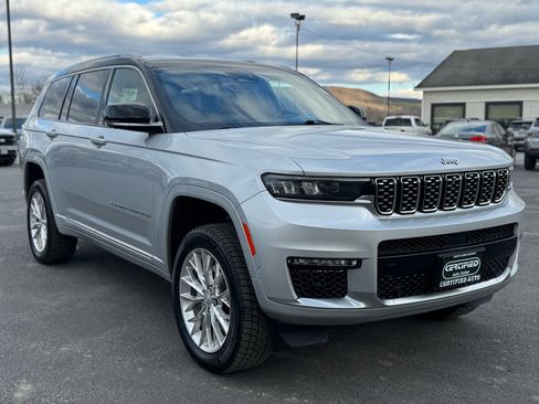 Used 2021 Jeep Grand Cherokee L Summit w/ Luxury Tech Group V image 3