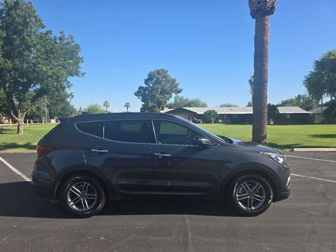 Used 2018 Hyundai Santa Fe Sport FWD image 3