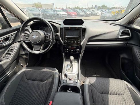 Used 2019 Subaru Forester Premium AWD/4WD image 4