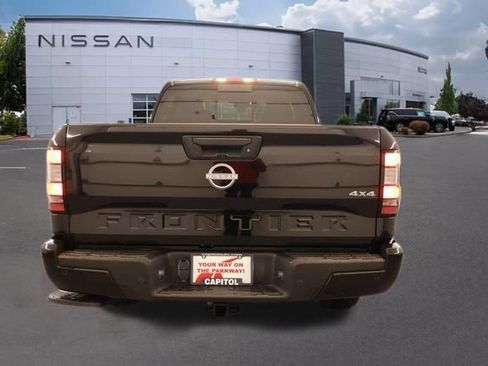 New 2026 Nissan Frontier SV w/ Tow Package AWD/4WD image 4