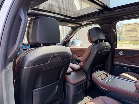 New 2026 Lincoln Navigator Reserve image 18