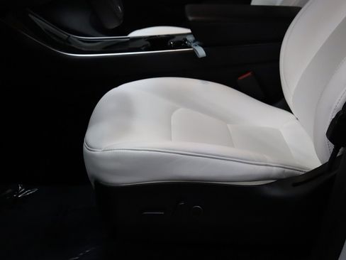 Used 2021 Tesla Model Y Long Range image 42