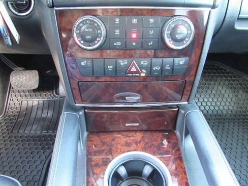 Used 2011 Mercedes-Benz GL 450 4MATIC image 24