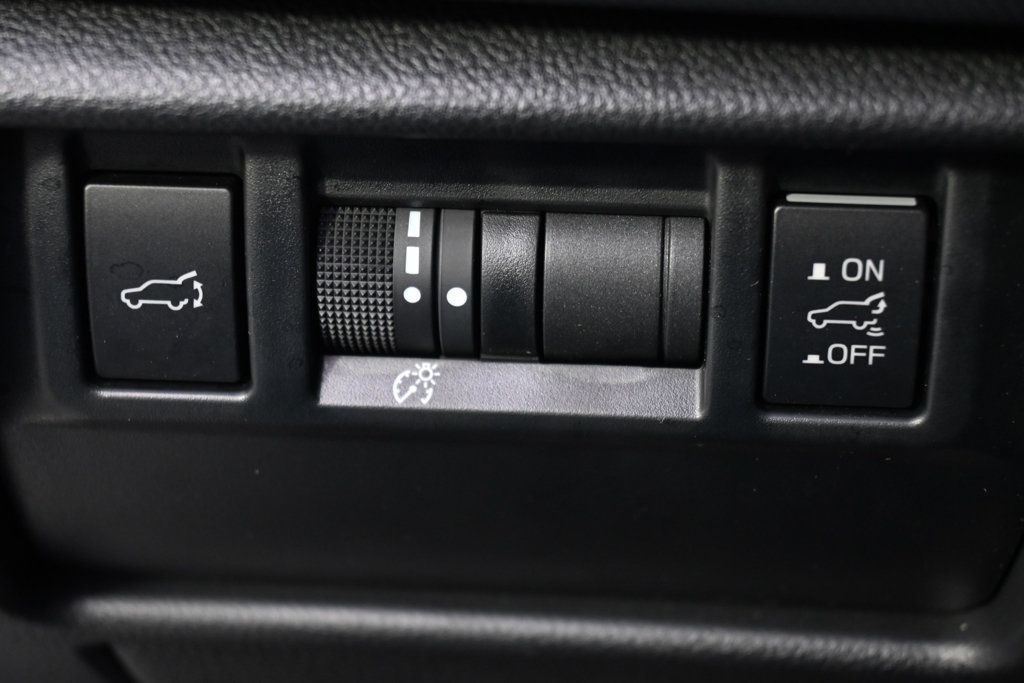 Certified 2025 Subaru Forester Premium AWD/4WD image 24