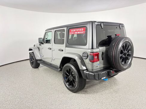 Used 2023 Jeep Wrangler Unlimited Sahara w/ Cold Weather Group AWD/4WD image 5