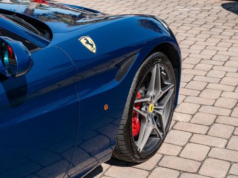 Used 2016 Ferrari California T image 15