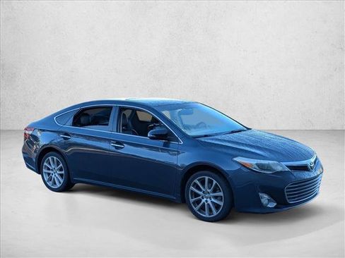 Used 2014 Toyota Avalon Limited image 3