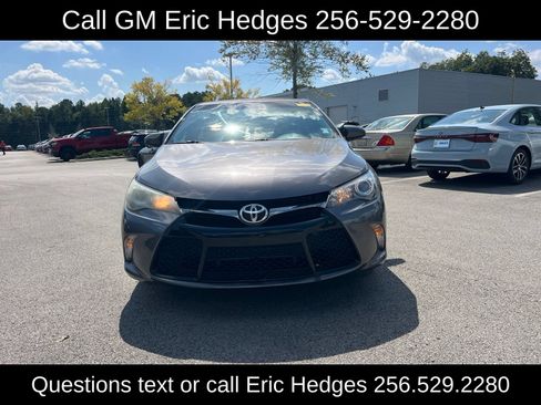 Used 2017 Toyota Camry SE FWD image 2