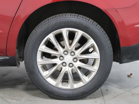 Used 2019 Buick Enclave Essence w/ LPO, Luxury Package image 17