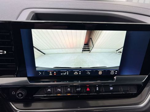 New 2026 Chevrolet Silverado 1500 High Country w/ Technology Package AWD/4WD image 16
