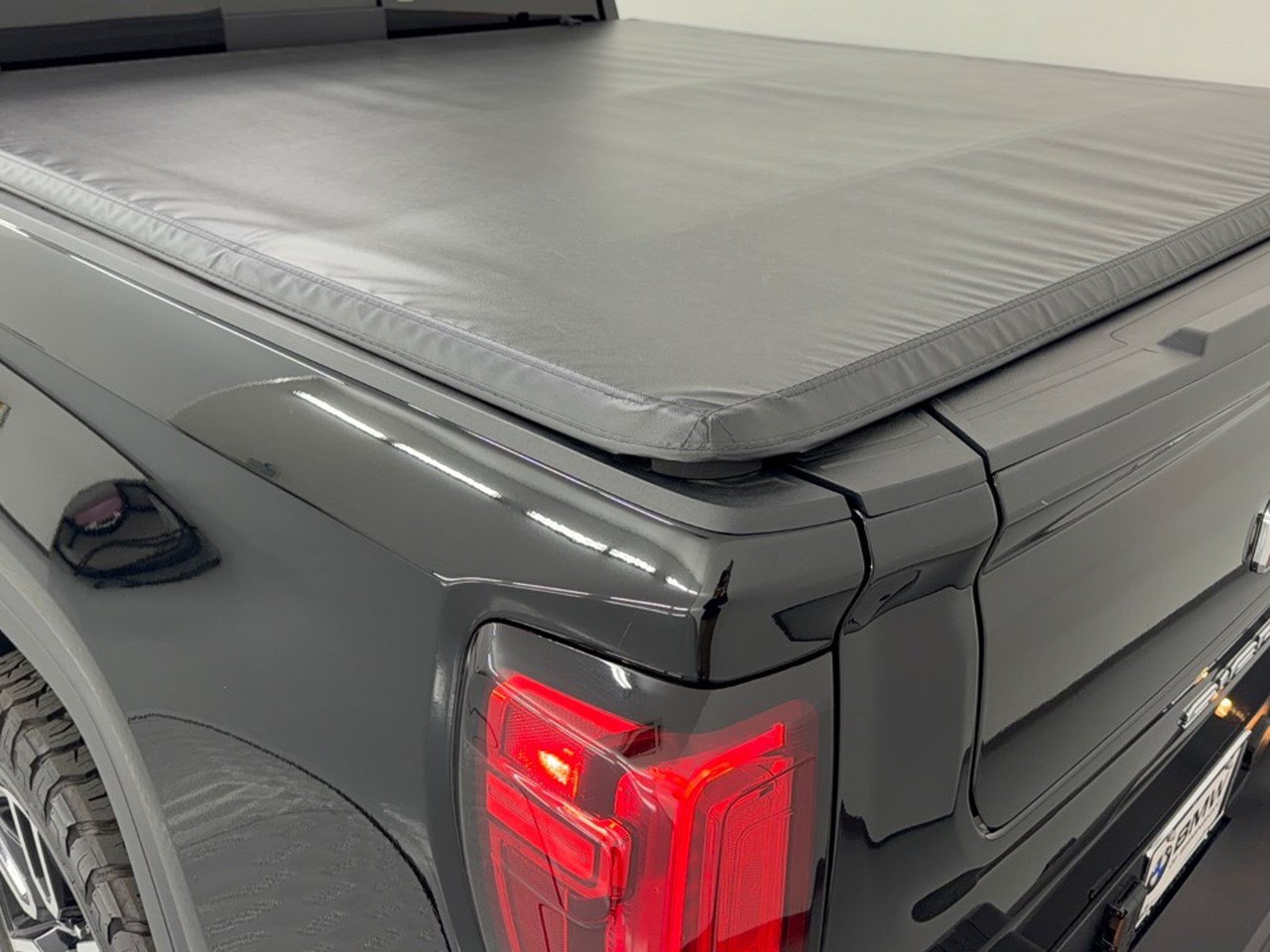 Used 2025 GMC Sierra 1500 AT4 w/ AT4 Premium Package AWD/4WD image 28