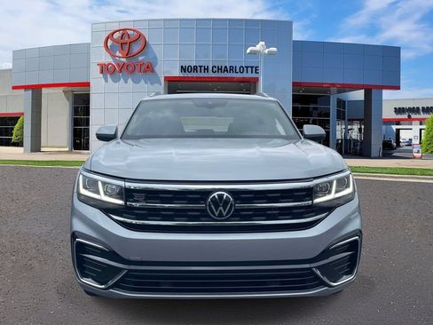 Used 2022 Volkswagen Atlas Cross Sport SEL R-Line AWD/4WD image 2