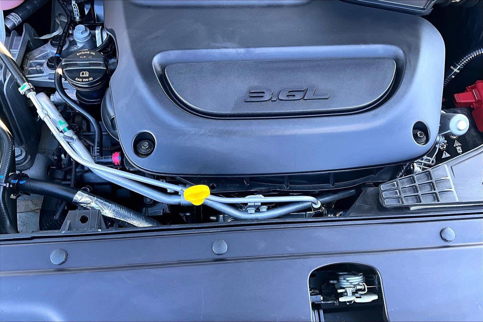 Used 2026 Chrysler Pacifica Select FWD image 32